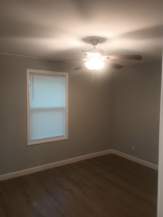 Building Photo - 1105 N 50th Ave