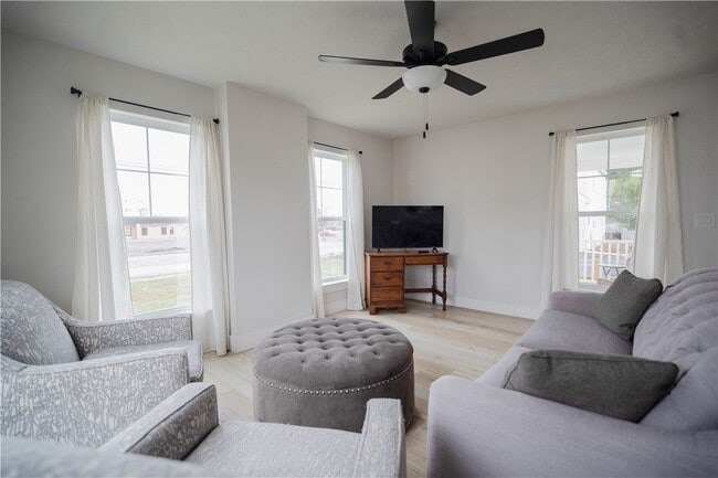 Building Photo - 161 West Ave