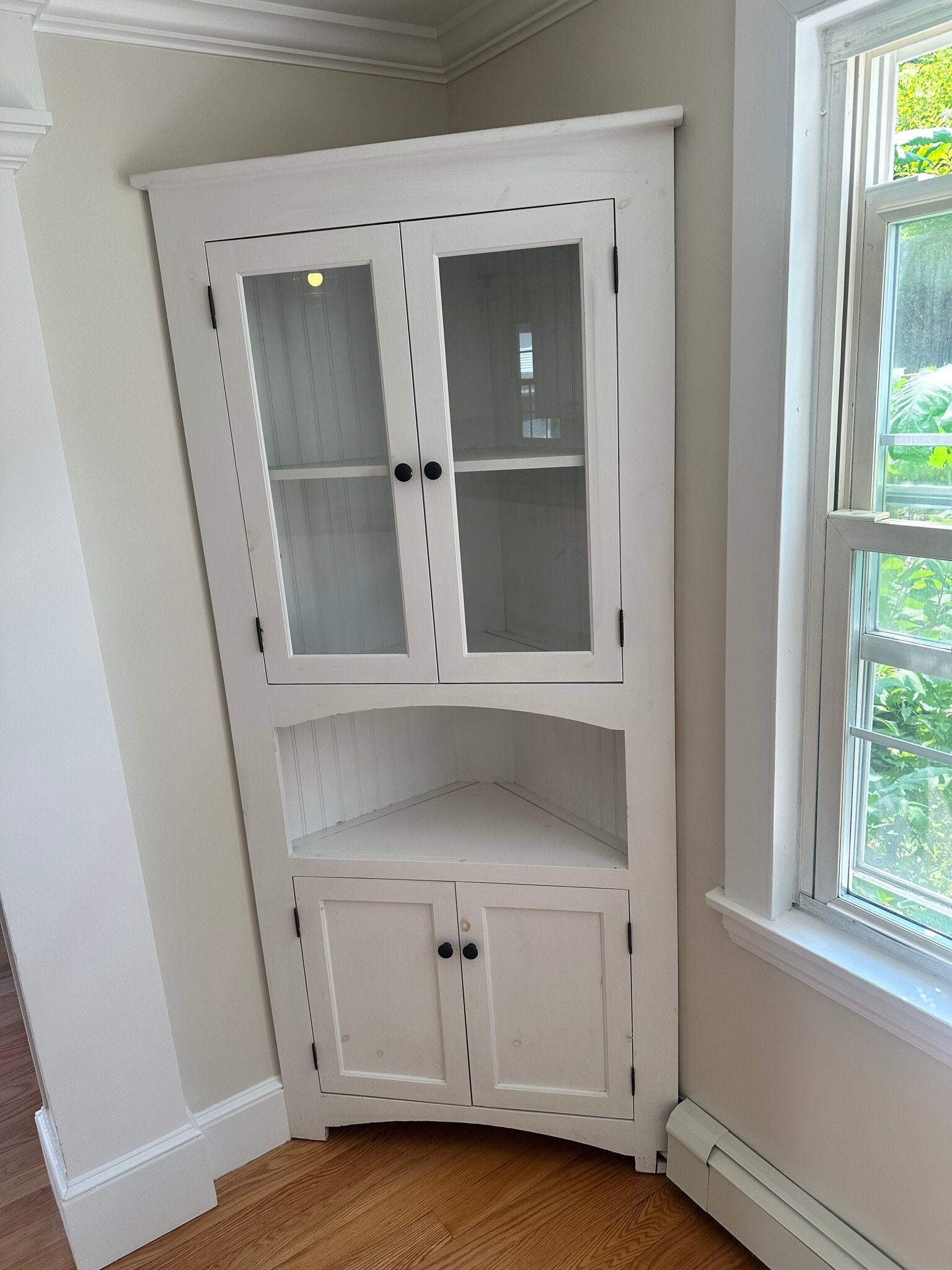 More cabinets for wine glasses - 324 Elm St