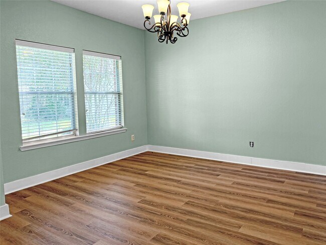 Building Photo - 1613 Palcio Real Dr