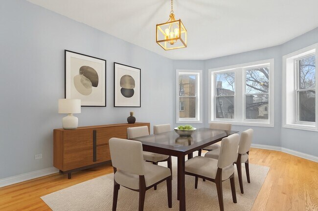 Building Photo - 1529 S Komensky Ave