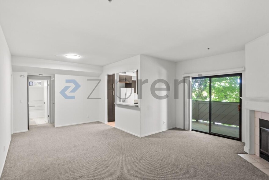 Building Photo - Unit 214