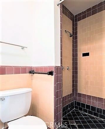 Building Photo - 223 S Gale Dr