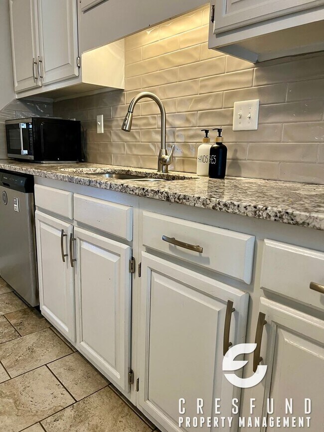 Building Photo - Bright, Easy-Living Home You’ll Love - READY FOR YOUR MOVE IN TODAY!