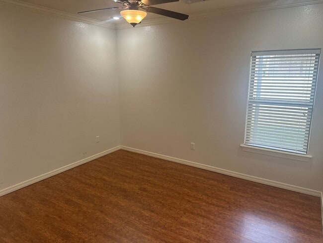 Building Photo - Available for Immediate Move-in!  3 Bedroom, 2 Bathroom, Two-Story Fayetteville Home