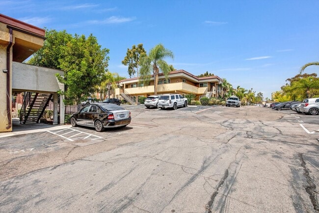 Building Photo - Cozy 2 BD, 1 BA Condo in Las Palmas Villas!