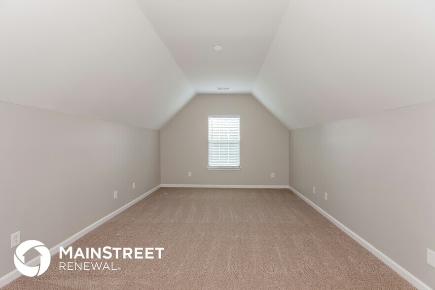 Building Photo - 12416 Oakton Hunt Dr