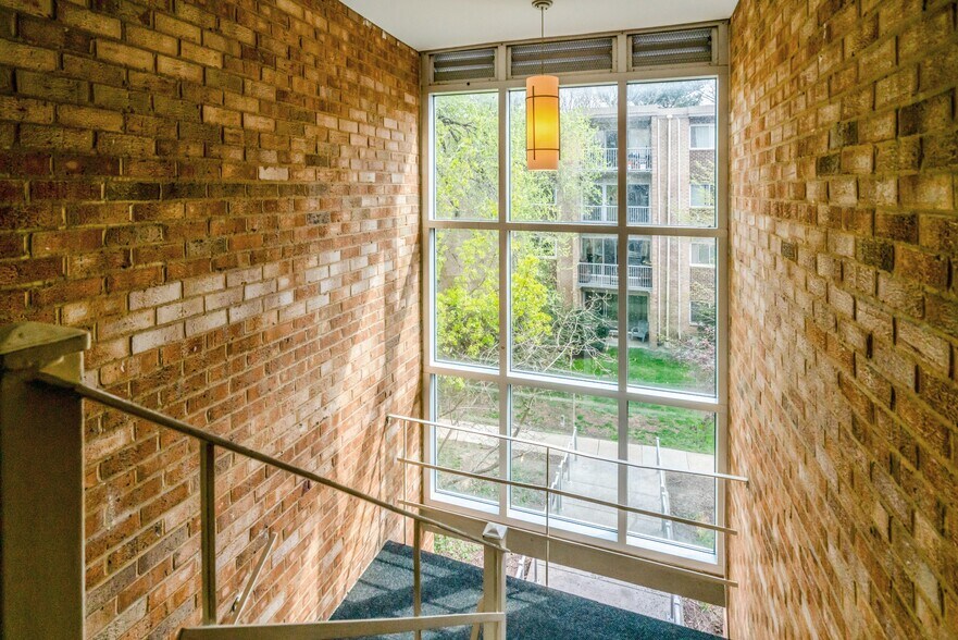 Building Photo - 2904 Kings Chapel Rd