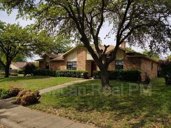 Building Photo - 801 Wood Glen