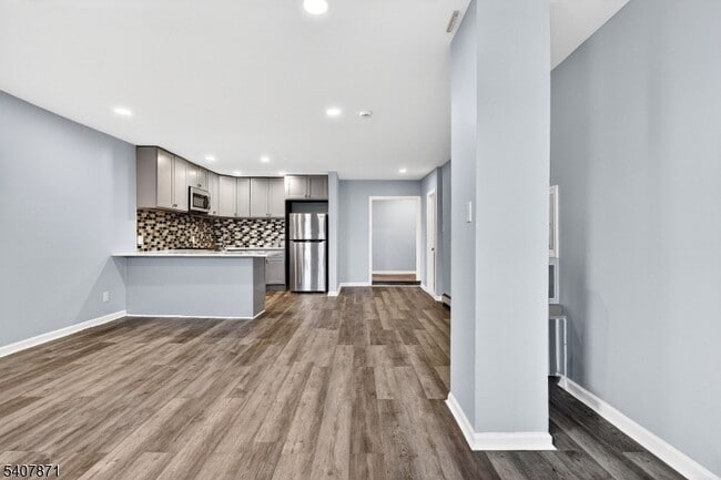 Building Photo - 1582 Irving St