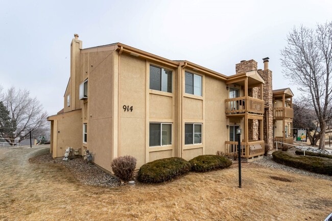 Building Photo - Cozy 2-Bed Condo with Fireplace, Garage & Pool Access Near Shopping!