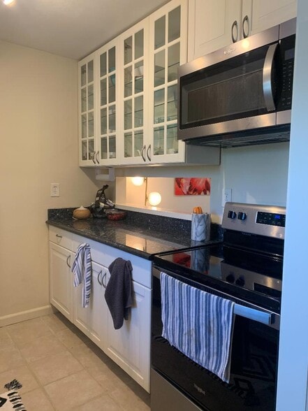 Building Photo - 4016 Farm Hill Blvd