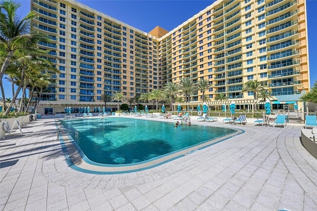 Building Photo - 2501 S Ocean Dr