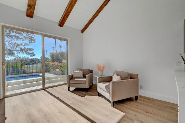 Building Photo - 3 Bedroom, 2.5 Bath Golf Course Home in Guard-Gated Canyon Gate