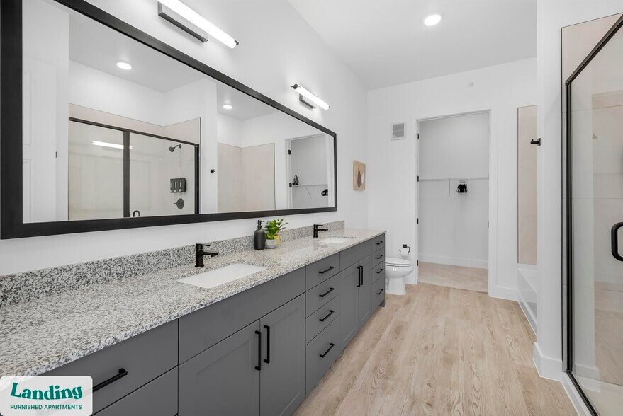 Building Photo - 650 E Sycamore St