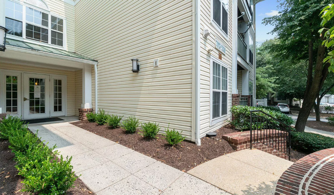 Building Photo - 2 Bedroom 2 Bath Condo Brookstone Baltimor...