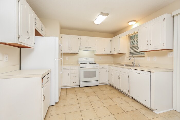 Building Photo - 63 Grassmire Dr