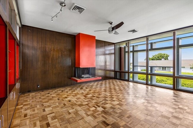 Building Photo - 1310 Harbor View Dr