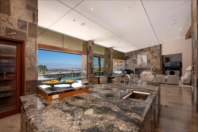 Building Photo - 9 Rockcrest