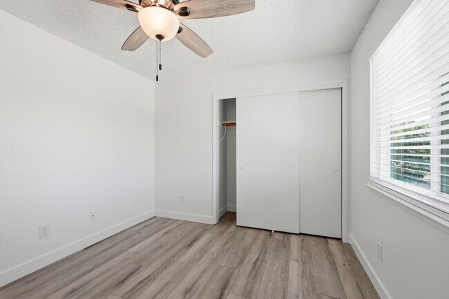 Building Photo - 426 Cherry Ln