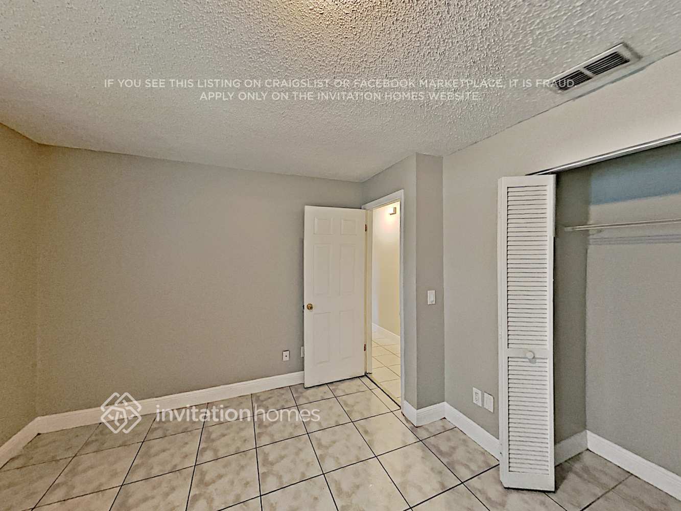 Building Photo - 302 Iowa Woods Cir W