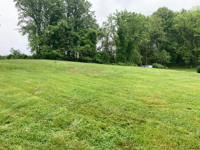 Building Photo - Charming 2 Bedroom/1.5 Bathroom Home in Cockeysville, MD!