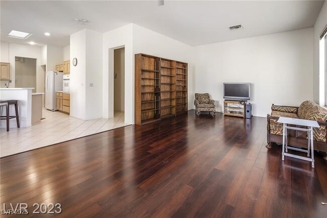 Building Photo - 3033 Highland Falls Dr