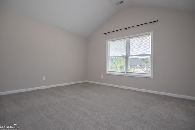Building Photo - 132 Springwood Dr