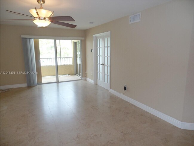 Building Photo - 2811 N Oakland Forest Dr