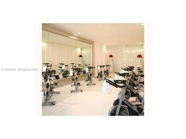 Building Photo - 475 Brickell Ave