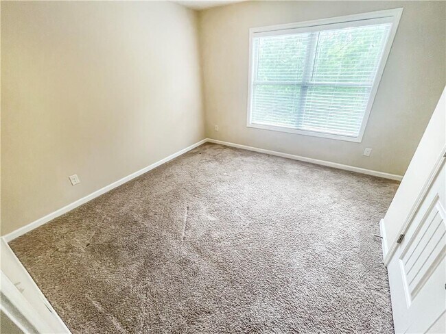 Building Photo - 5840 Zelkova Dr
