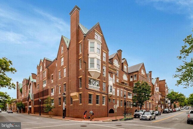 Building Photo - 120 Cameron St