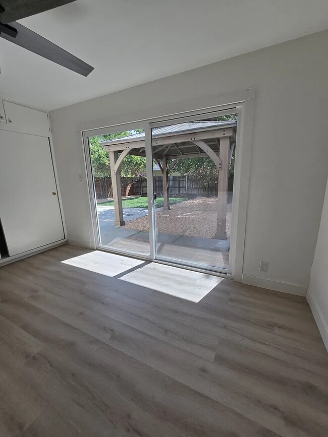 Building Photo - 5 Ormond Ct