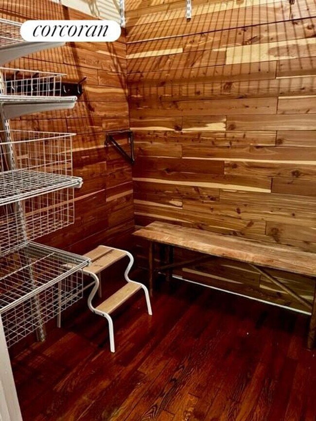 Building Photo - 59 Pineapple St