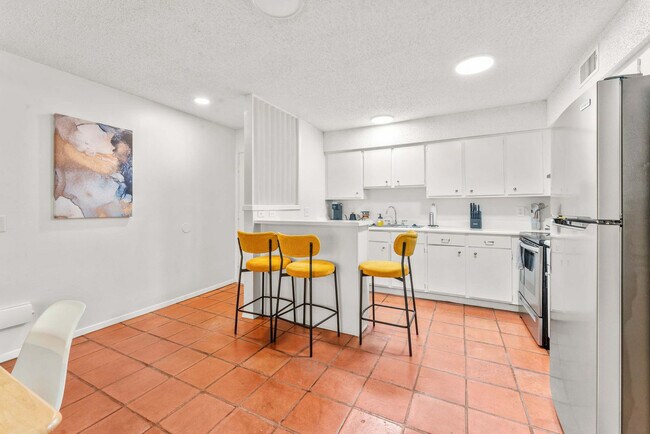 Building Photo - 500 S Congress Ave