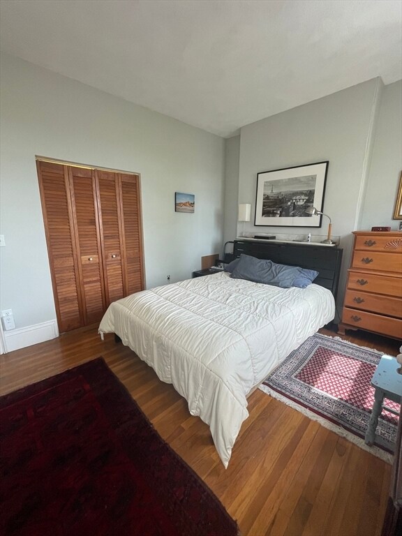 Building Photo - 811 E Broadway