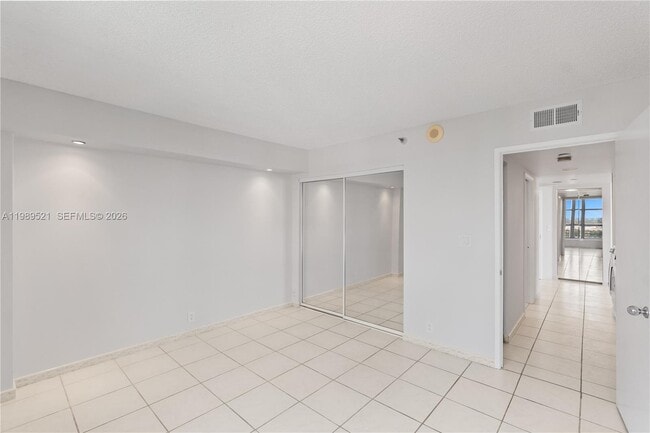 Building Photo - 19101 NE 36th Pl