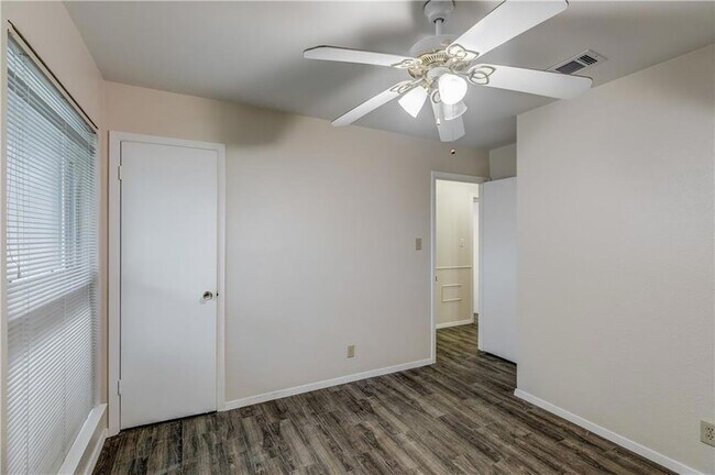 Building Photo - 12118 Black Angus Dr