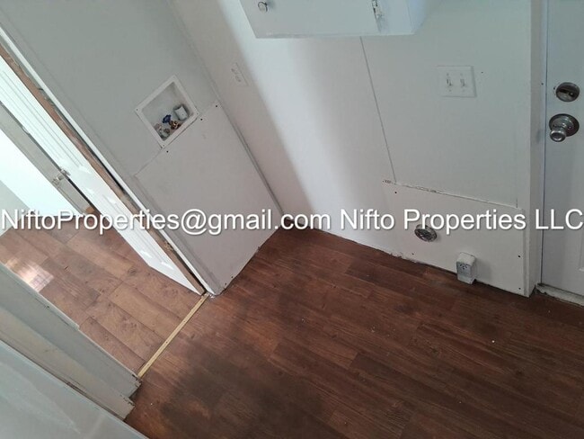 Building Photo - 5592 Aenon Ln