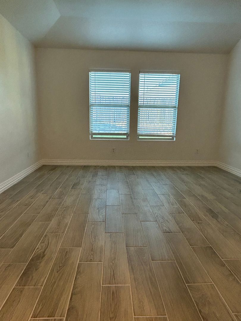 Building Photo - 752 Cascade Ln