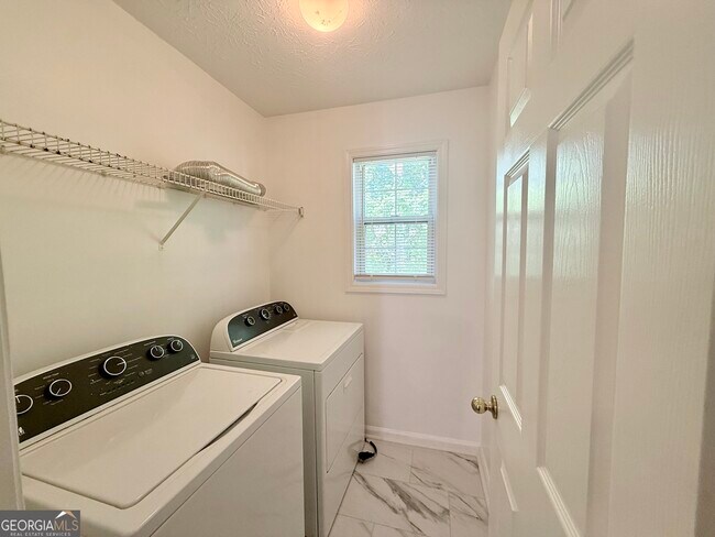 Building Photo - 2700 Woodbine Hill Way NW