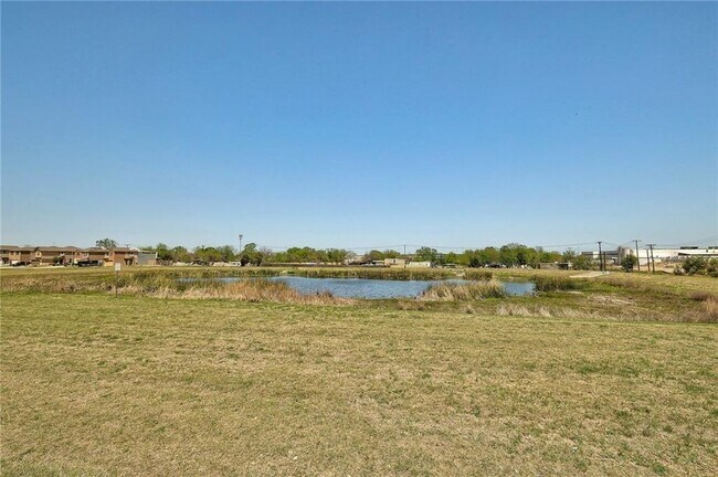 Building Photo - 3700 Dover Ferry Crossing