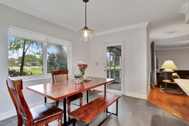 Building Photo - 2800 NE 28th St