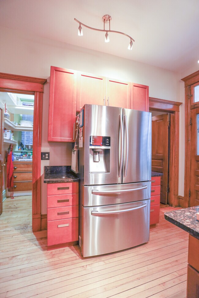 Kitchen - 1125 N Damen Ave