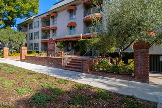 Building Photo - 330 S Mentor Ave