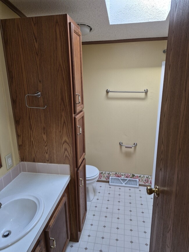 Building Photo - 134 Paddock Cir