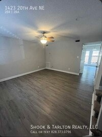 Building Photo - 1423 20th Ave NE