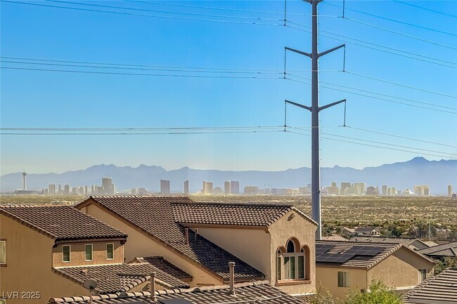 Building Photo - 6534 Ditmars St