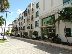 Building Photo - 4670 NW 84th Ave