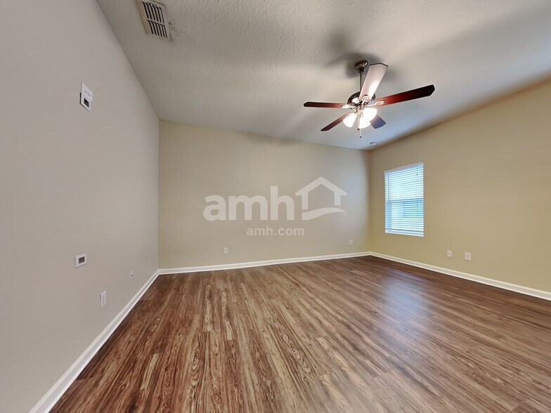 Building Photo - 743 Sunny Stroll Dr